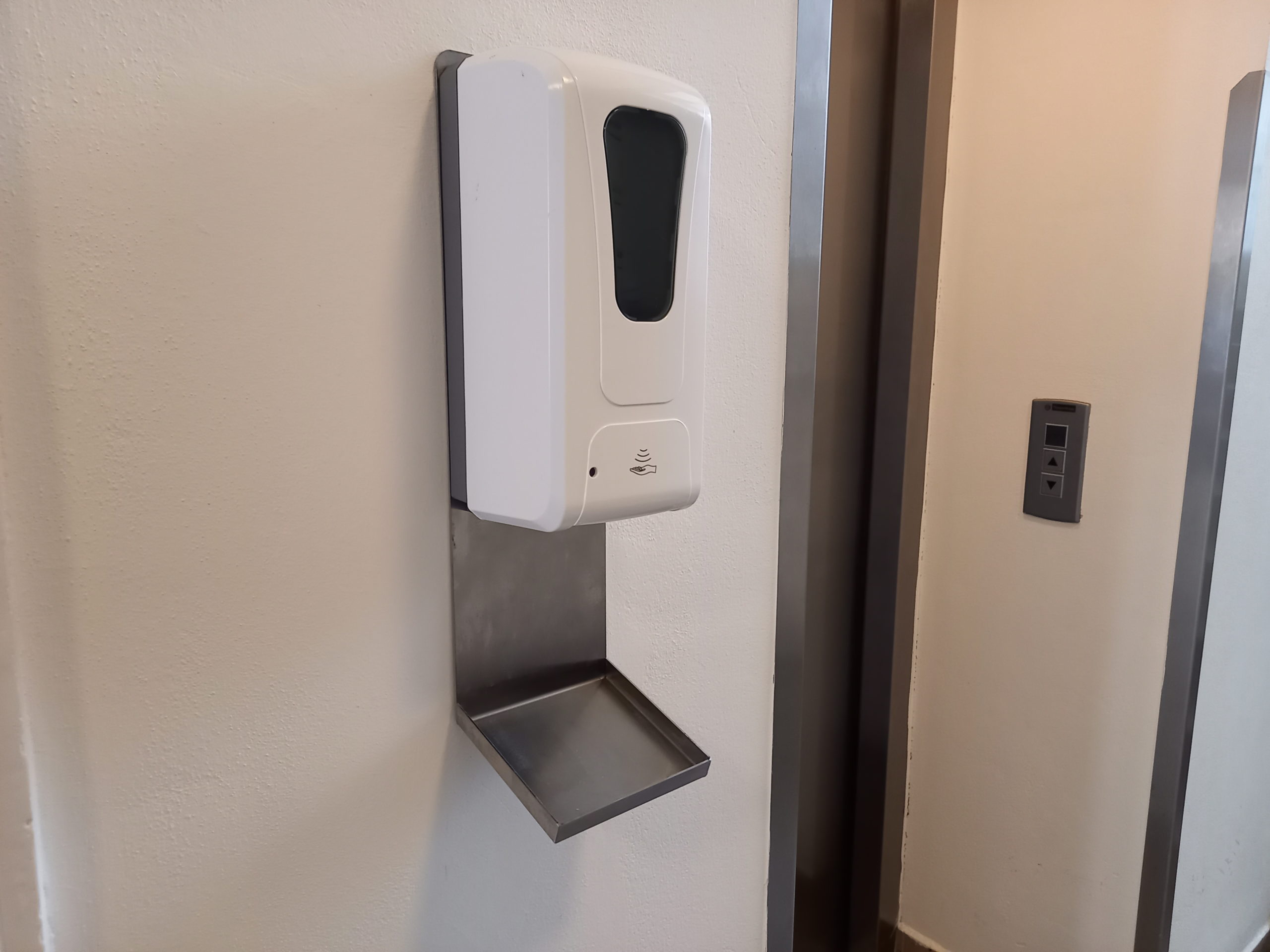 Bezdotyková dezinfekce rukou